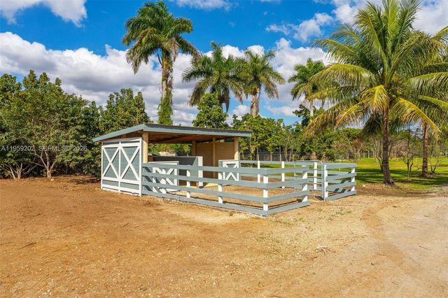 19820 SW 244th St, Homestead, FL 33031