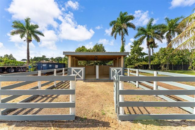 19820 SW 244th St, Homestead, FL 33031