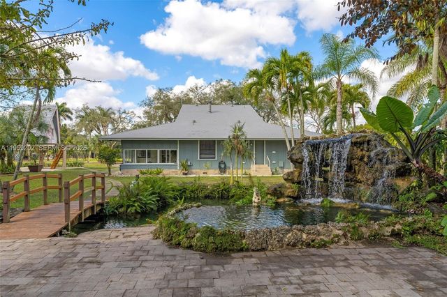 19820 SW 244th St, Homestead, FL 33031