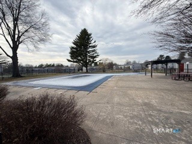 153 Sterling Village 153, Meriden, CT 06450