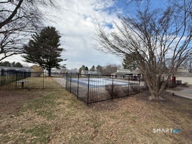 153 Sterling Village 153, Meriden, CT 06450