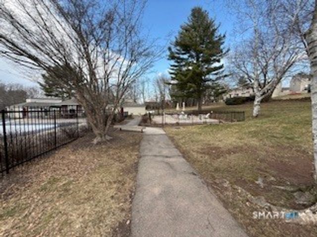 153 Sterling Village 153, Meriden, CT 06450