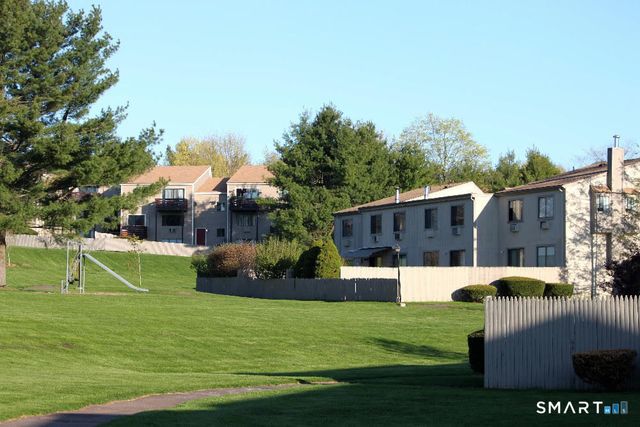 153 Sterling Village 153, Meriden, CT 06450