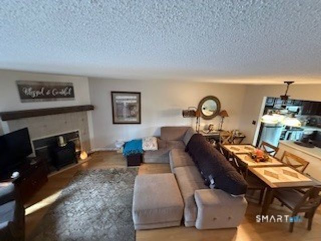 153 Sterling Village 153, Meriden, CT 06450