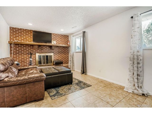 2520 S Fairplay Way, Aurora, CO 80014