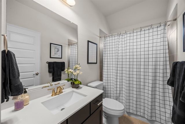 2091 Creekbluff Circle, Lewisville, TX 75010