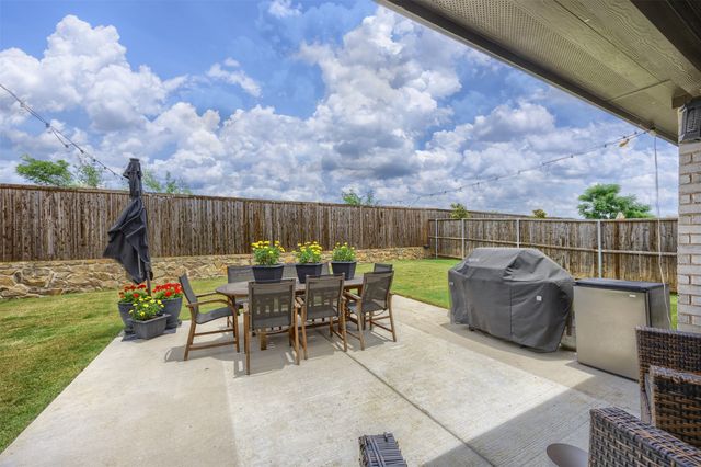 2091 Creekbluff Circle, Lewisville, TX 75010