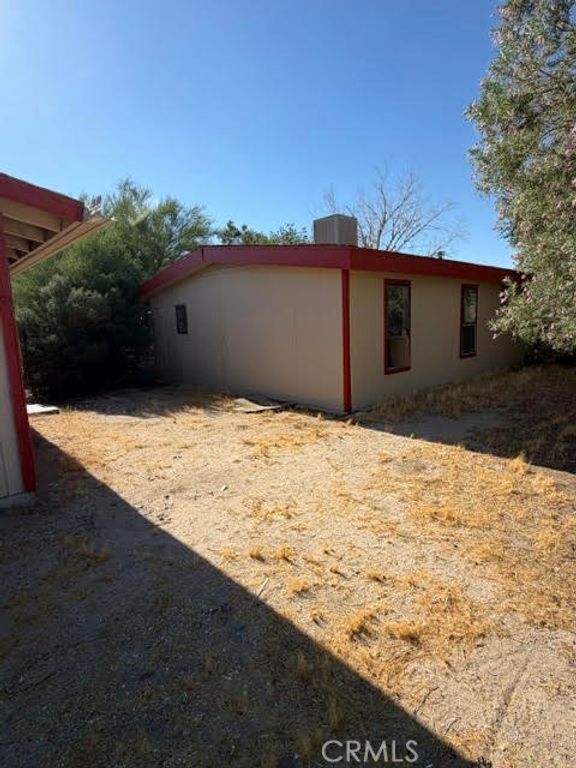 Image 3 of property listing at 11030 Ailanthus 2, Phelan, CA 92371