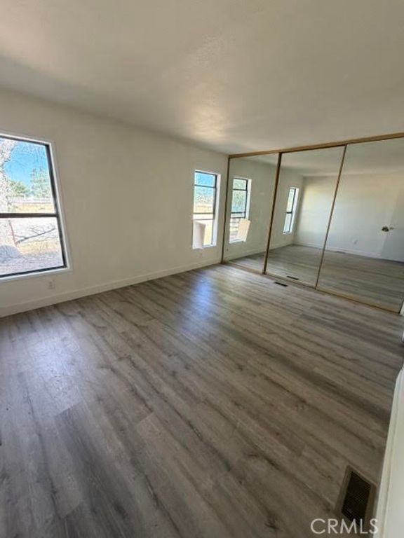 Image 8 of property listing at 11030 Ailanthus 2, Phelan, CA 92371