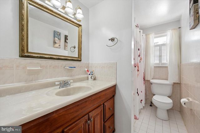 2441 WEIR RD, Aston, PA 19014