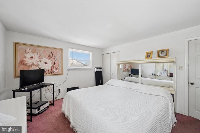 2441 WEIR RD, Aston, PA 19014