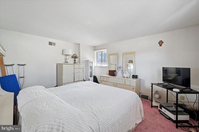 2441 WEIR RD, Aston, PA 19014