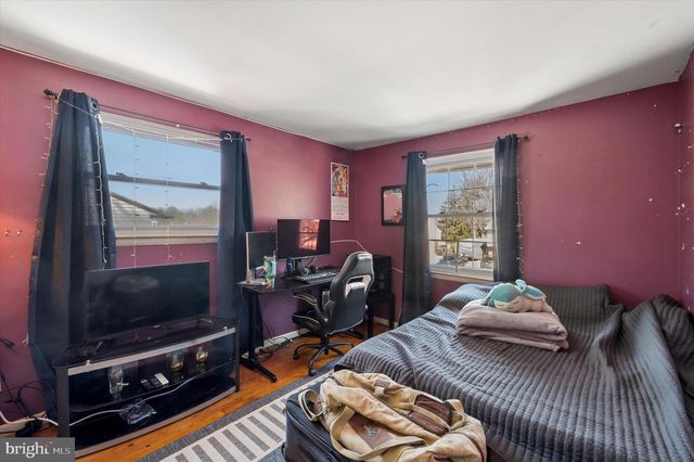 2441 WEIR RD, Aston, PA 19014