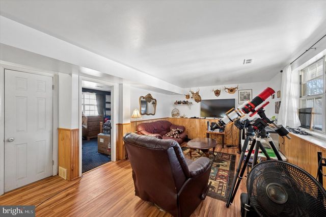 2441 WEIR RD, Aston, PA 19014