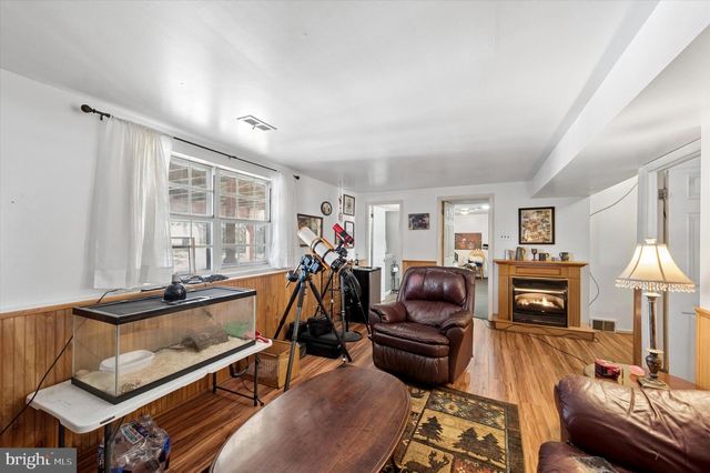 2441 WEIR RD, Aston, PA 19014