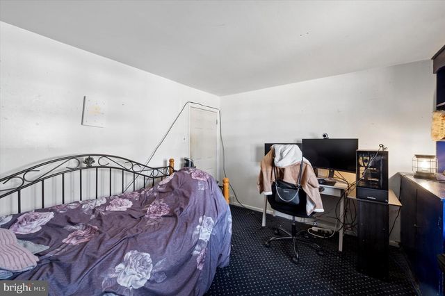 2441 WEIR RD, Aston, PA 19014