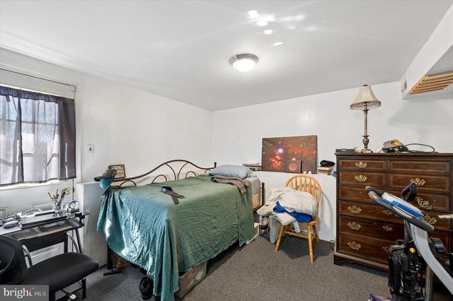 2441 WEIR RD, Aston, PA 19014