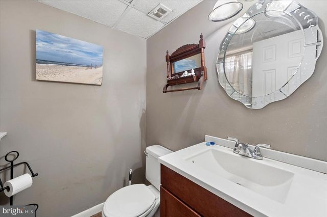 2441 WEIR RD, Aston, PA 19014