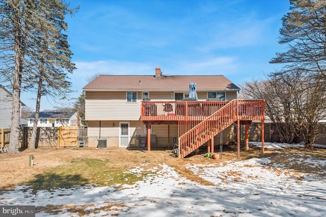 2441 WEIR RD, Aston, PA 19014