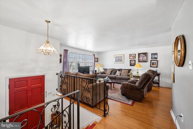 2441 WEIR RD, Aston, PA 19014