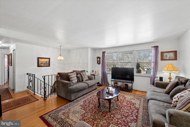 2441 WEIR RD, Aston, PA 19014