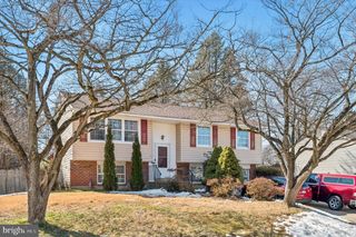 2441 WEIR RD, Aston, PA 19014