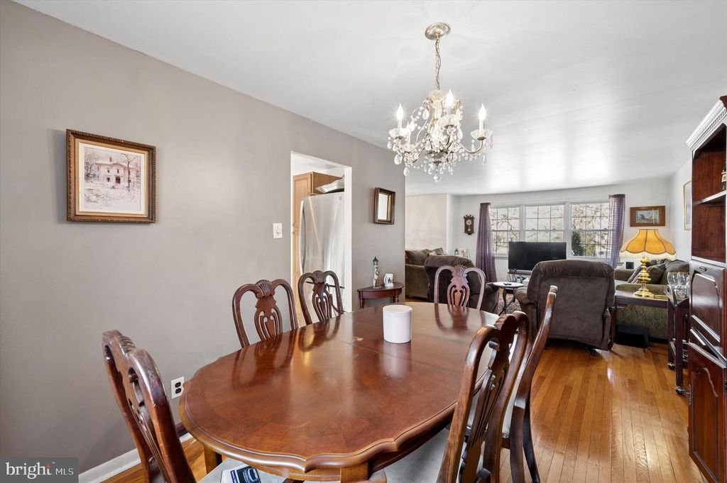 Image 11 of property listing at 2441 WEIR RD, Aston, PA 19014