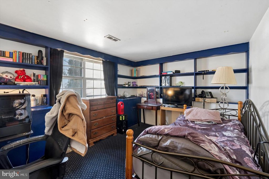 Image 27 of property listing at 2441 WEIR RD, Aston, PA 19014