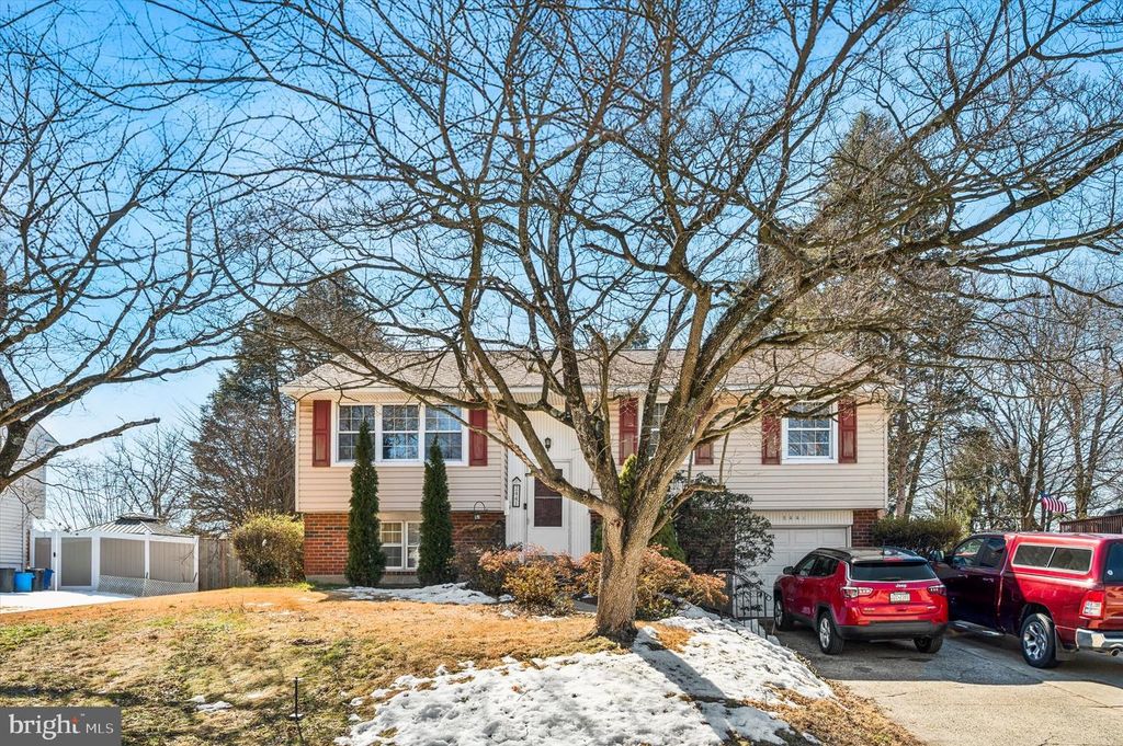 Image 3 of property listing at 2441 WEIR RD, Aston, PA 19014