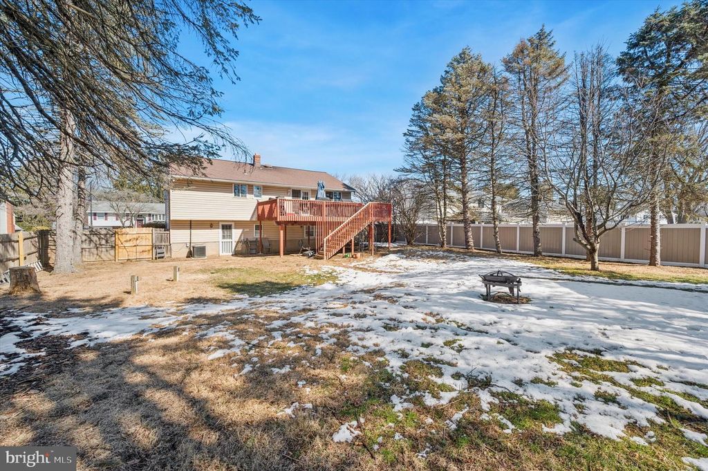 Image 35 of property listing at 2441 WEIR RD, Aston, PA 19014