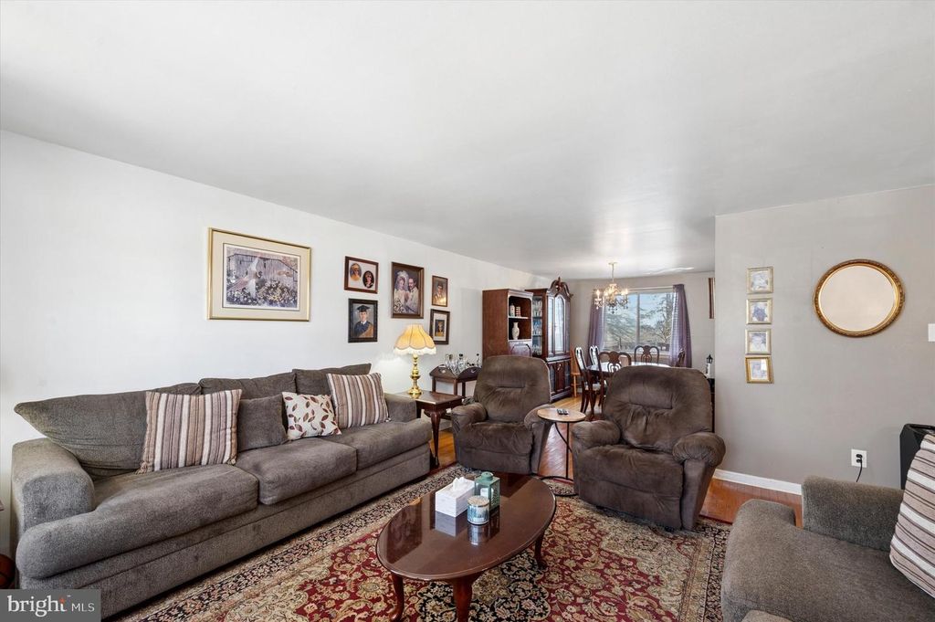 Image 7 of property listing at 2441 WEIR RD, Aston, PA 19014