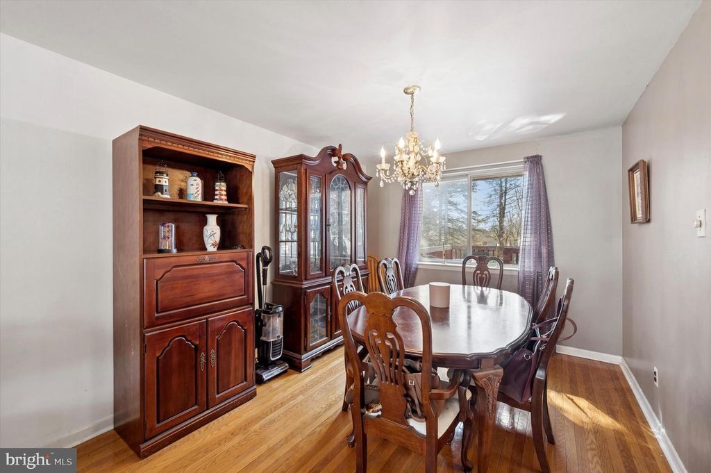 Image 9 of property listing at 2441 WEIR RD, Aston, PA 19014