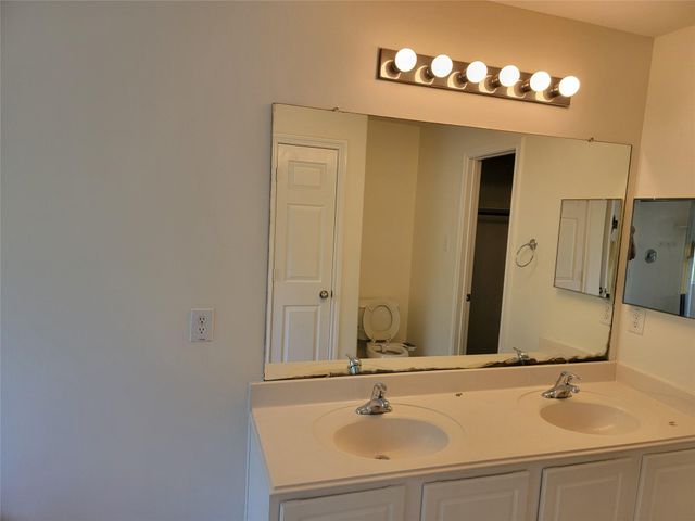 424 Folk Crest Lane, League City, TX 77539