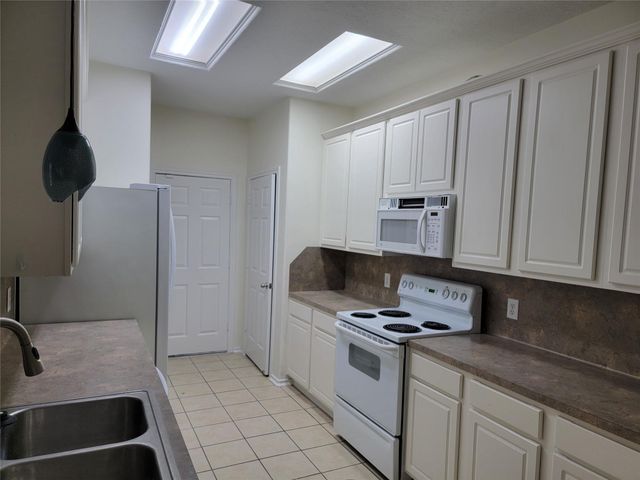 424 Folk Crest Lane, League City, TX 77539
