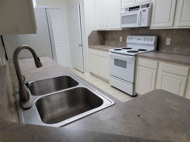 424 Folk Crest Lane, League City, TX 77539