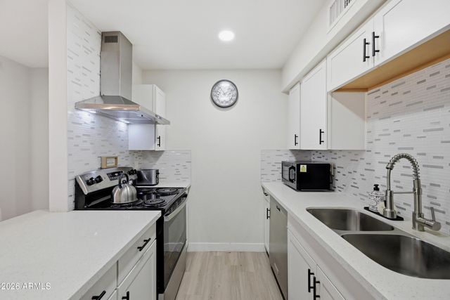 2625 E INDIAN SCHOOL Road 244, Phoenix, AZ 85016