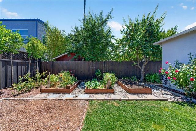 1223 Saint Francis Street, Redwood City, CA 94061