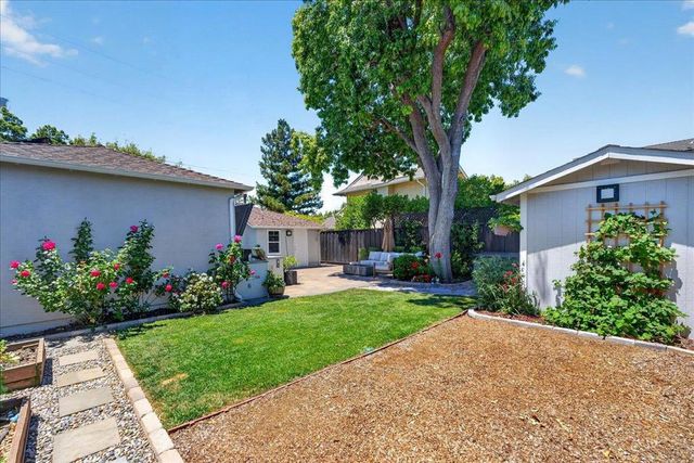 1223 Saint Francis Street, Redwood City, CA 94061