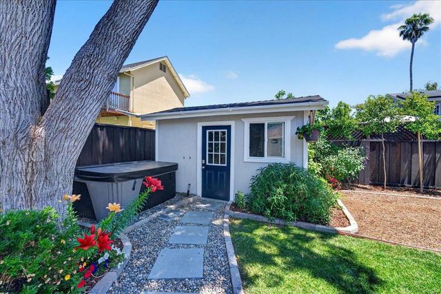 1223 Saint Francis Street, Redwood City, CA 94061