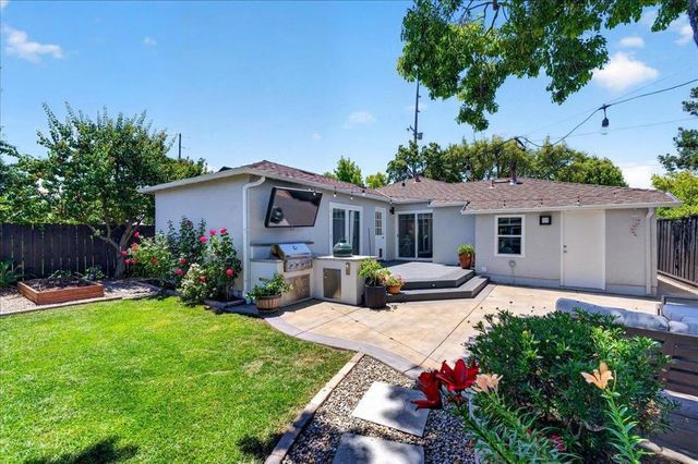 1223 Saint Francis Street, Redwood City, CA 94061