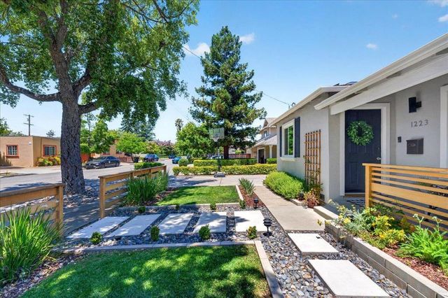 1223 Saint Francis Street, Redwood City, CA 94061