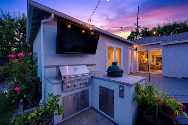 1223 Saint Francis Street, Redwood City, CA 94061