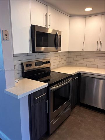 3100 W Rolling Hills Cir 403, Davie, FL 33328