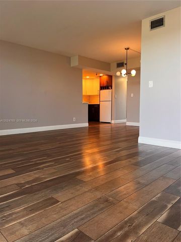 3100 W Rolling Hills Cir 403, Davie, FL 33328