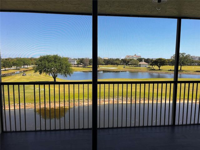 3100 W Rolling Hills Cir 403, Davie, FL 33328