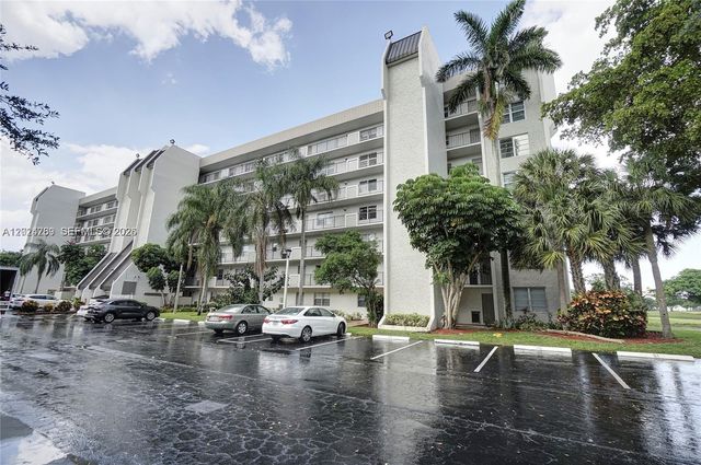 3100 W Rolling Hills Cir 403, Davie, FL 33328