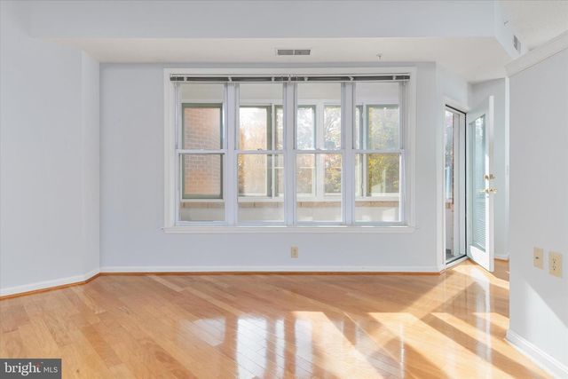 7101 BAY FRONT DR #301, Annapolis, MD 21403