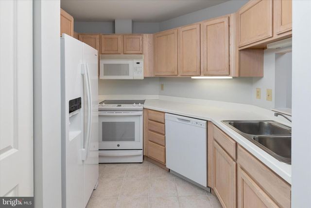 7101 BAY FRONT DR #301, Annapolis, MD 21403