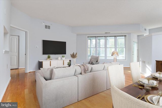 7101 BAY FRONT DR #301, Annapolis, MD 21403