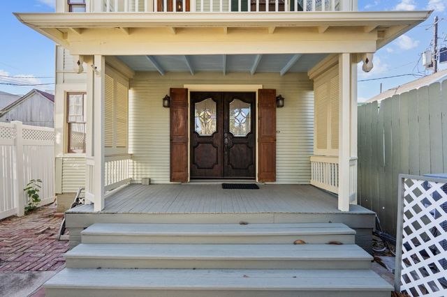 611 Church Street, Galveston, TX 77550